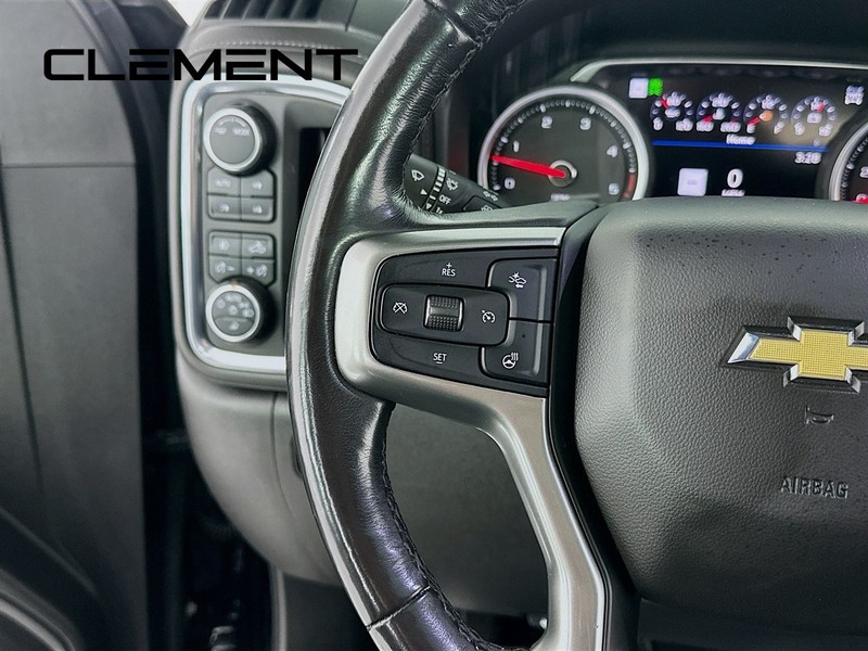 Chevrolet Silverado 2500HD Vehicle Full-screen Gallery Image 16