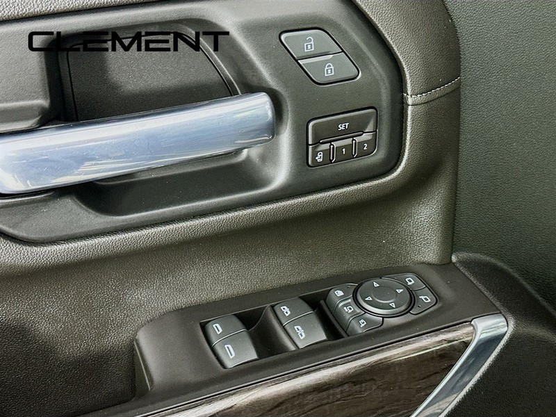 Chevrolet Silverado 2500HD Vehicle Full-screen Gallery Image 28