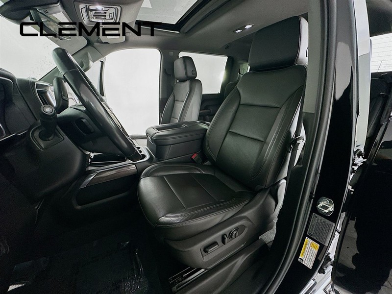 Chevrolet Silverado 2500HD Vehicle Full-screen Gallery Image 31