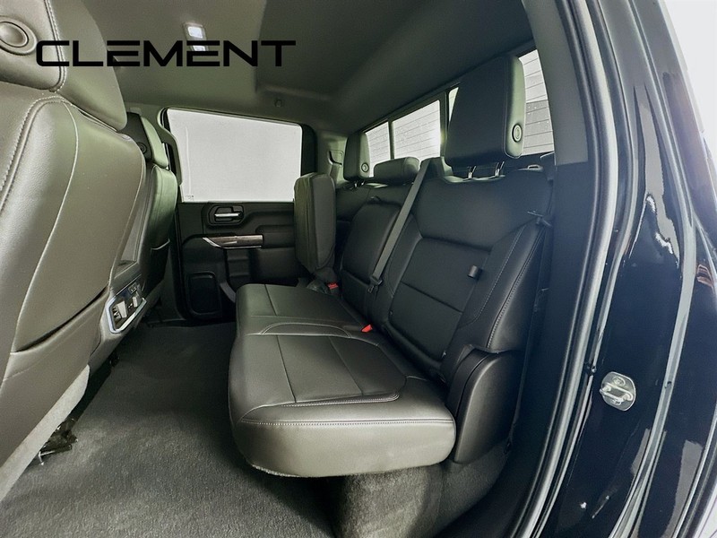 Chevrolet Silverado 2500HD Vehicle Full-screen Gallery Image 33