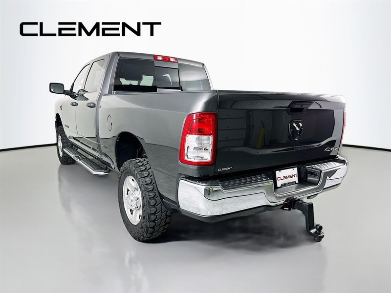 Ram 2500 Vehicle Full-screen Gallery Image 10