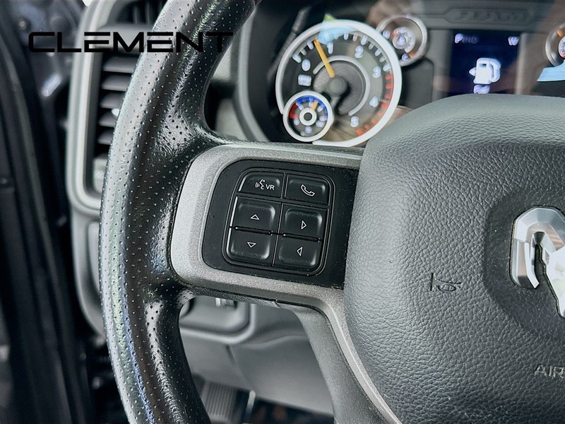 Ram 2500 Vehicle Full-screen Gallery Image 16