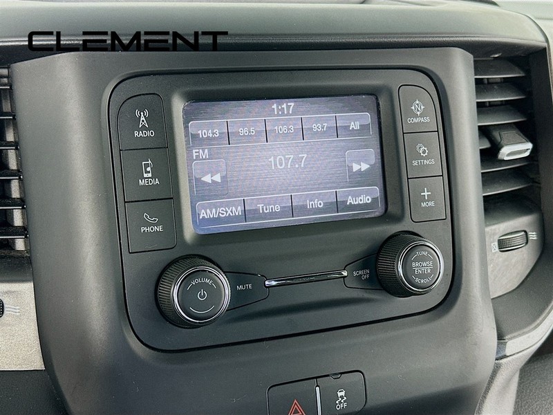 Ram 2500 Vehicle Full-screen Gallery Image 19