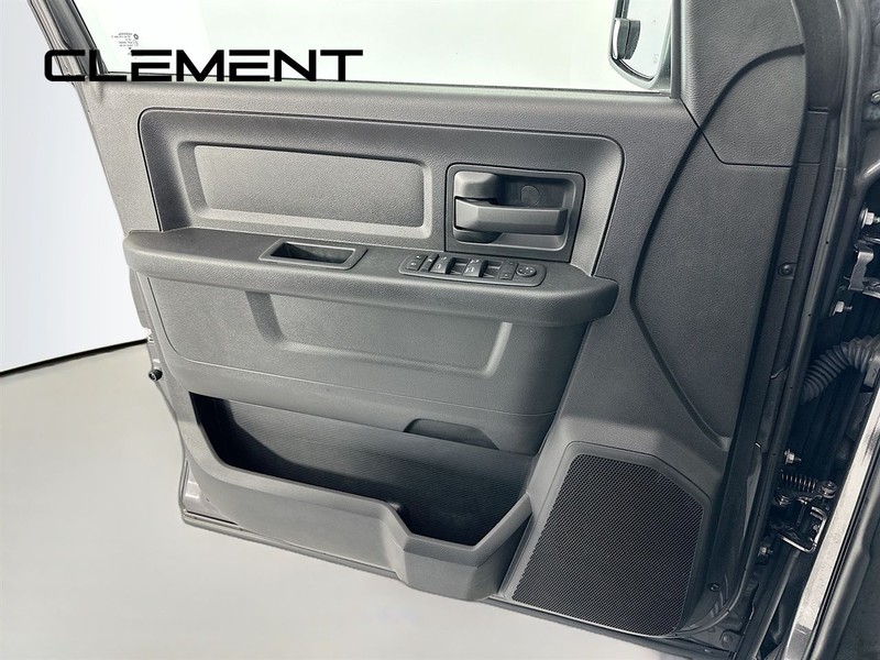 Ram 2500 Vehicle Full-screen Gallery Image 26