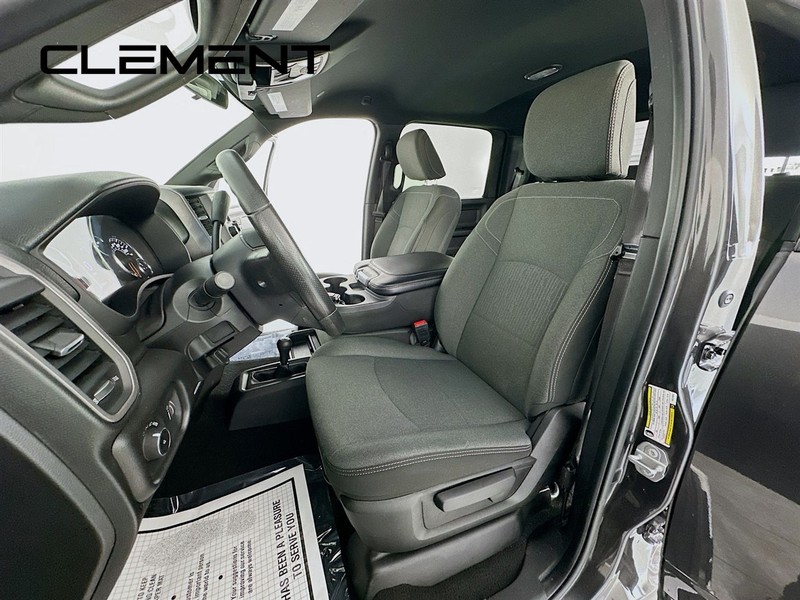 Ram 2500 Vehicle Full-screen Gallery Image 28