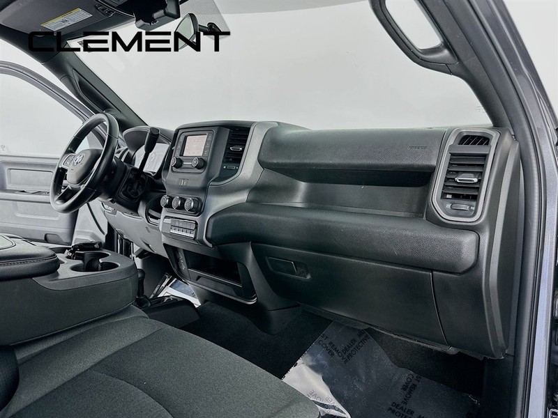 Ram 2500 Vehicle Full-screen Gallery Image 32