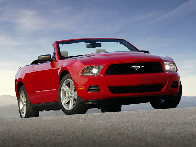 Ford Mustang Vehicle Full-screen Gallery Image 2