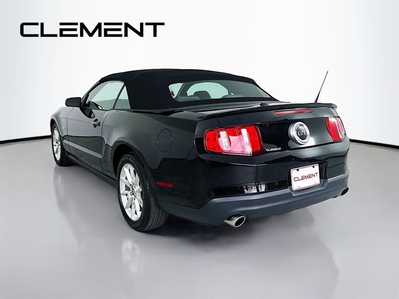 Ford Mustang Vehicle Image 10