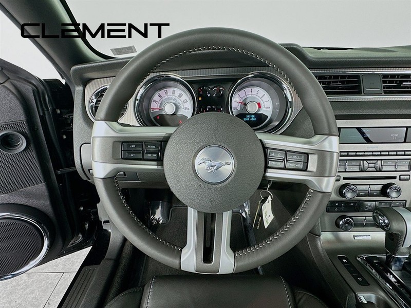 Ford Mustang Vehicle Image 15