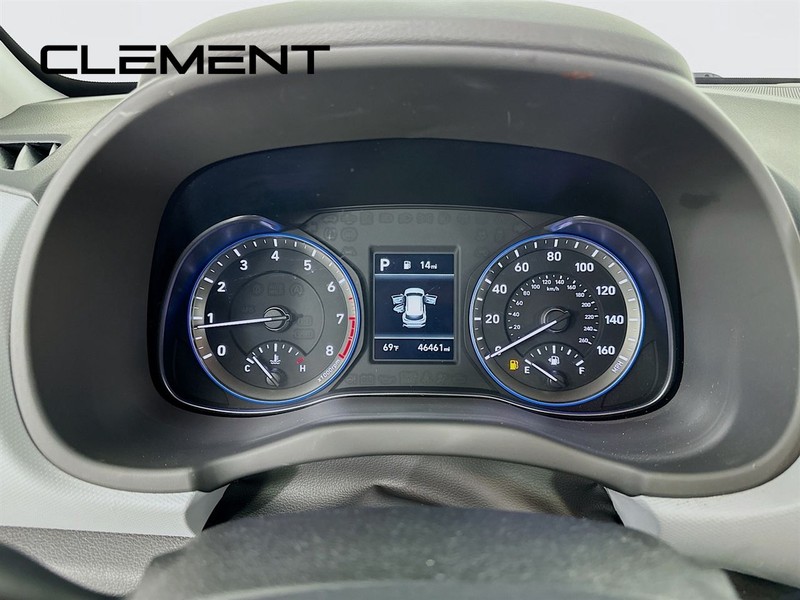 Hyundai Kona Vehicle Full-screen Gallery Image 18