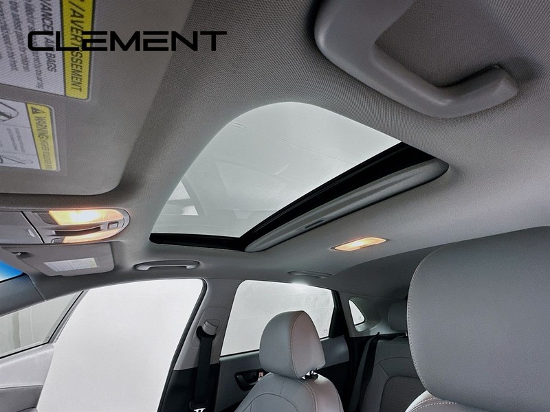 Hyundai Kona Vehicle Full-screen Gallery Image 26