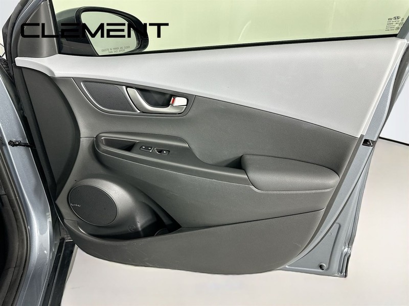 Hyundai Kona Vehicle Full-screen Gallery Image 36