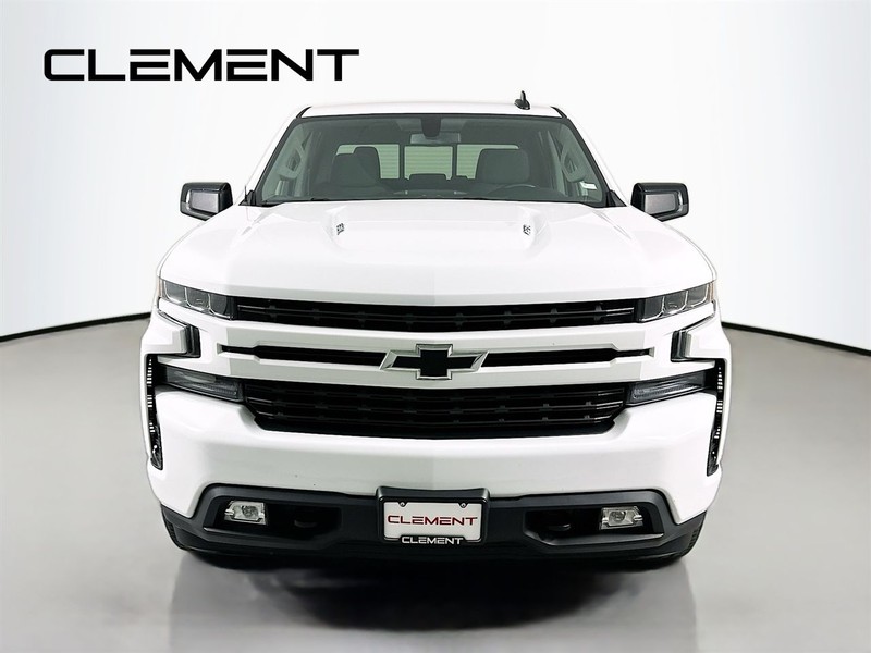 Chevrolet Silverado 1500 Vehicle Full-screen Gallery Image 3