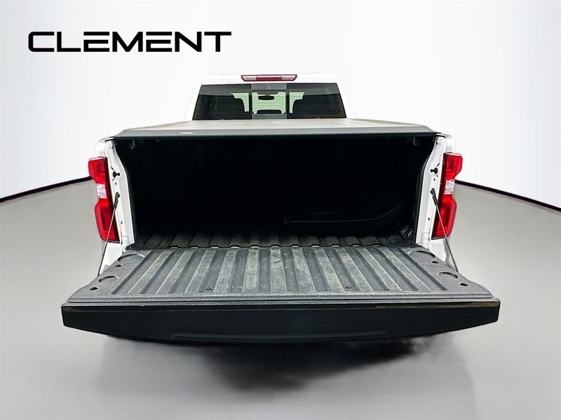 Chevrolet Silverado 1500 Vehicle Full-screen Gallery Image 11