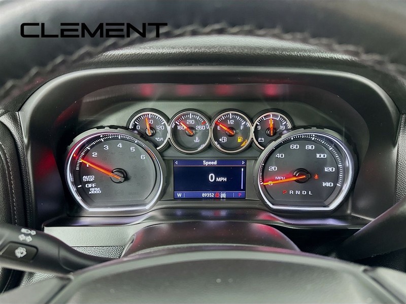 Chevrolet Silverado 1500 Vehicle Full-screen Gallery Image 18