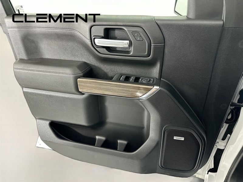 Chevrolet Silverado 1500 Vehicle Full-screen Gallery Image 27