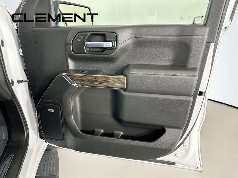 Chevrolet Silverado 1500 Vehicle Full-screen Gallery Image 34