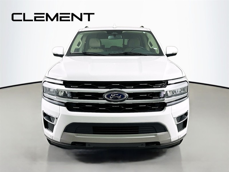 Ford Expedition Max Vehicle Full-screen Gallery Image 3