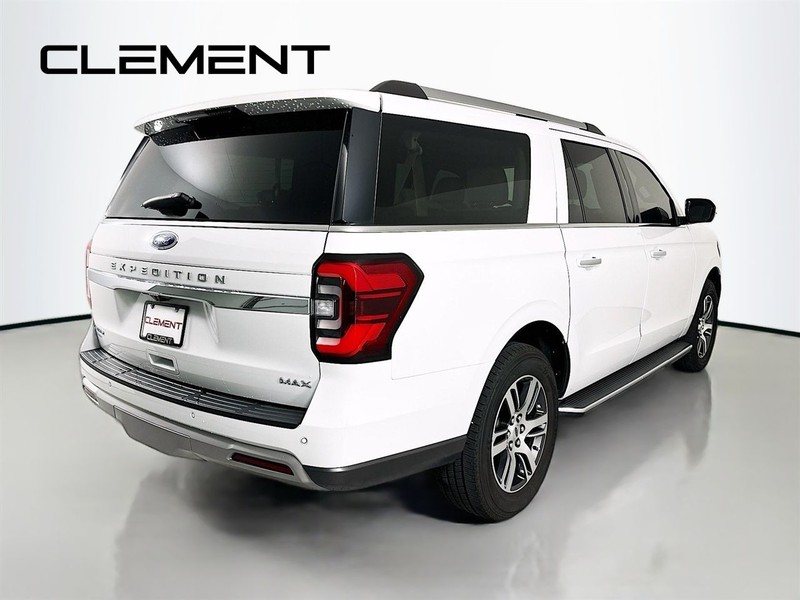 Ford Expedition Max Vehicle Full-screen Gallery Image 7