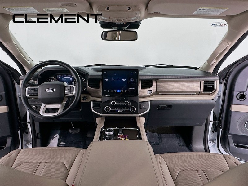 Ford Expedition Max Vehicle Full-screen Gallery Image 12
