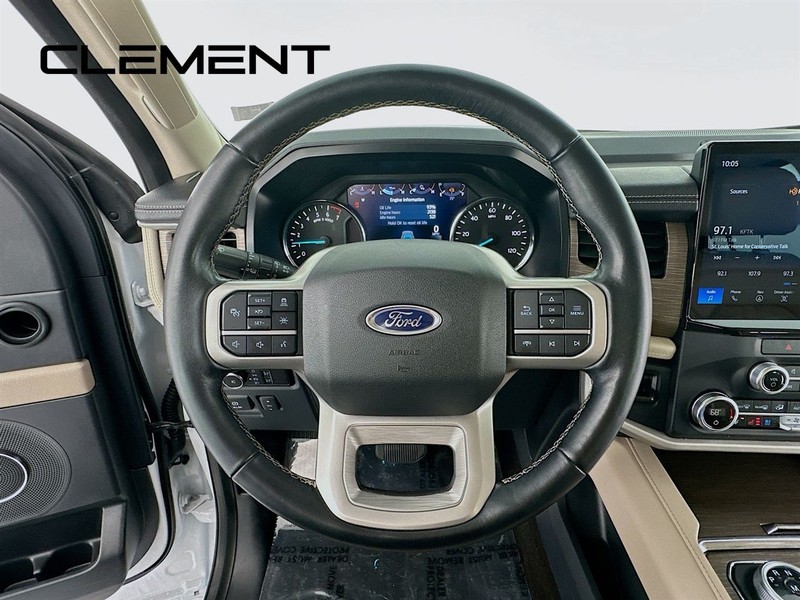 Ford Expedition Max Vehicle Full-screen Gallery Image 15