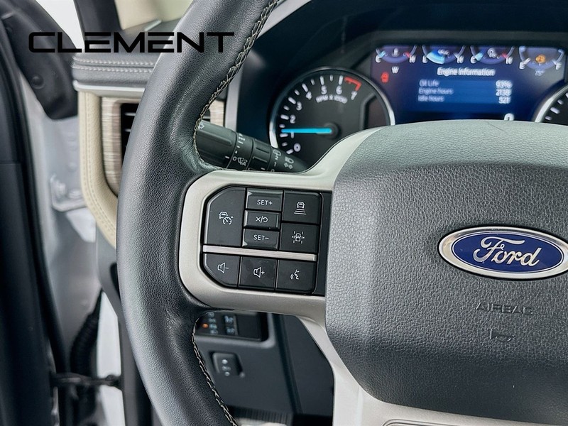 Ford Expedition Max Vehicle Full-screen Gallery Image 16