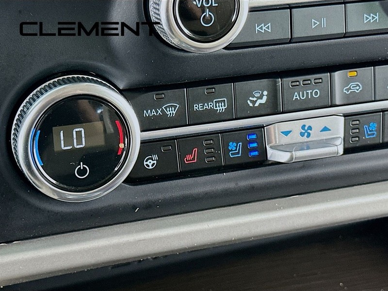 Ford Expedition Max Vehicle Full-screen Gallery Image 23