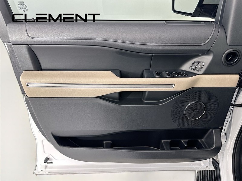 Ford Expedition Max Vehicle Full-screen Gallery Image 29