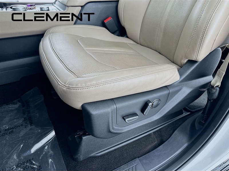 Ford Expedition Max Vehicle Full-screen Gallery Image 30