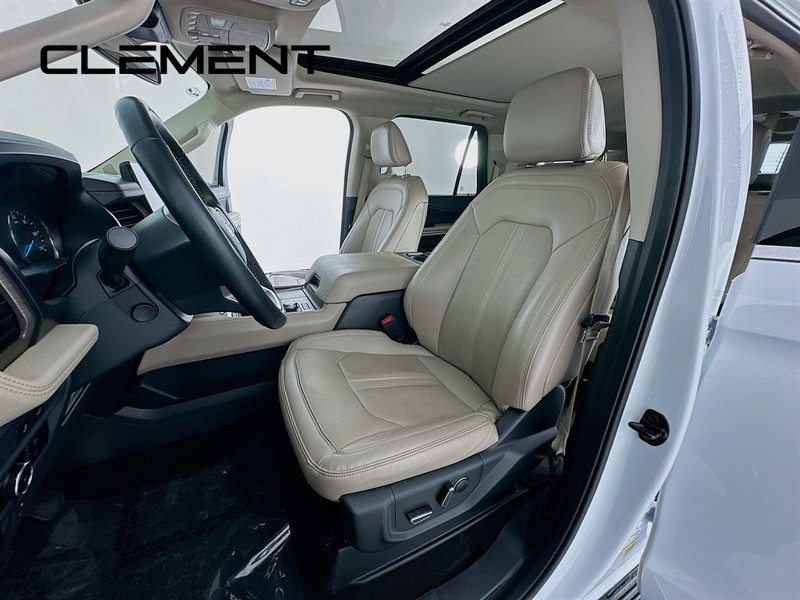 Ford Expedition Max Vehicle Full-screen Gallery Image 31