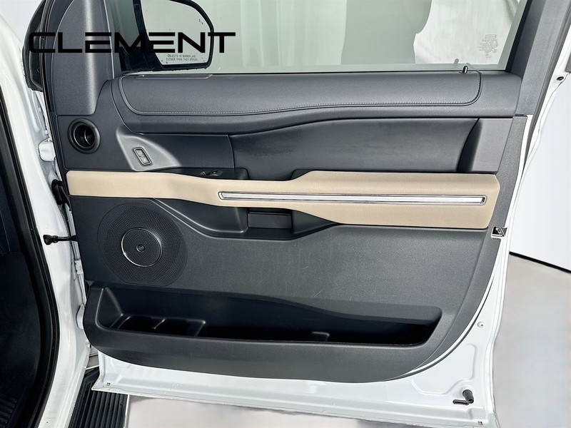 Ford Expedition Max Vehicle Full-screen Gallery Image 38