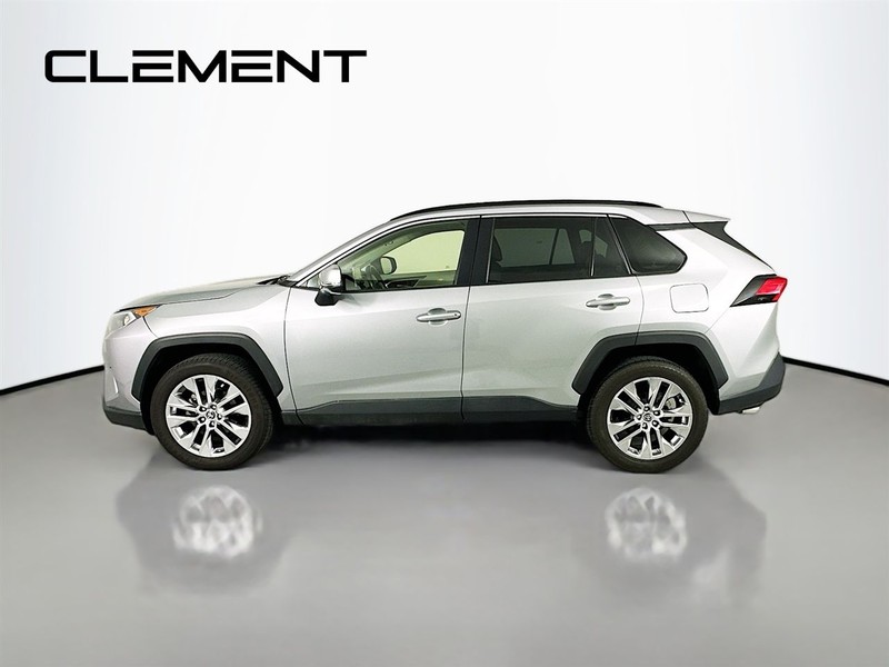 Toyota RAV4 Vehicle Full-screen Gallery Image 6