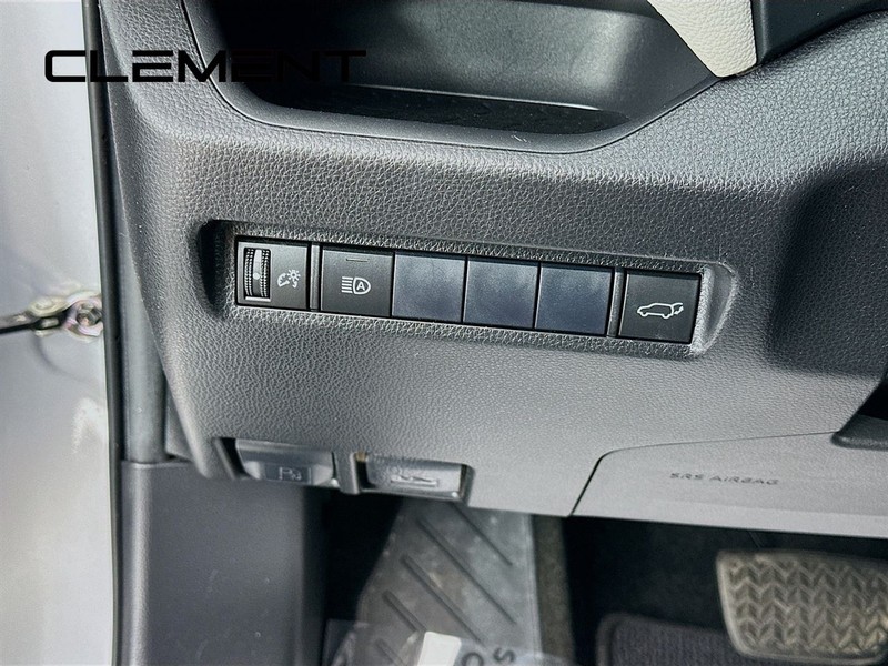 Toyota RAV4 Vehicle Full-screen Gallery Image 14
