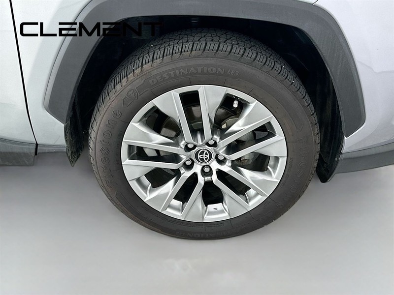 Toyota RAV4 Vehicle Full-screen Gallery Image 34