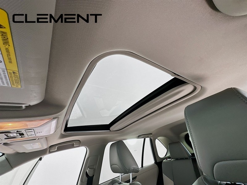 Toyota RAV4 Vehicle Full-screen Gallery Image 35