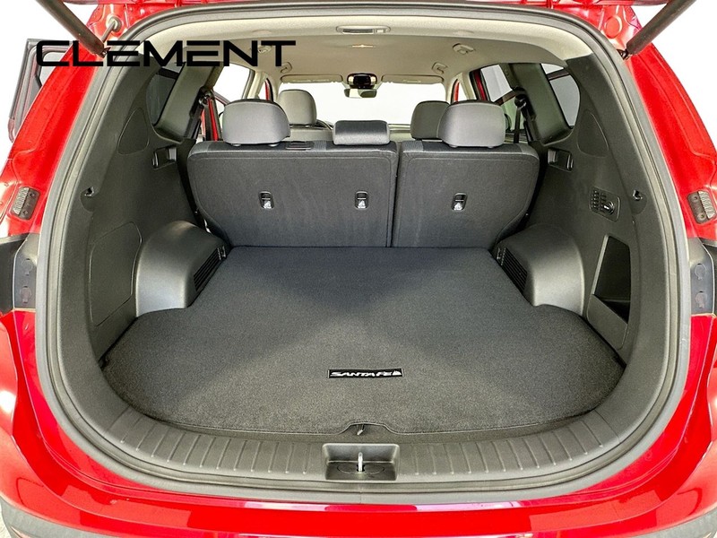 Hyundai Santa Fe Vehicle Full-screen Gallery Image 11