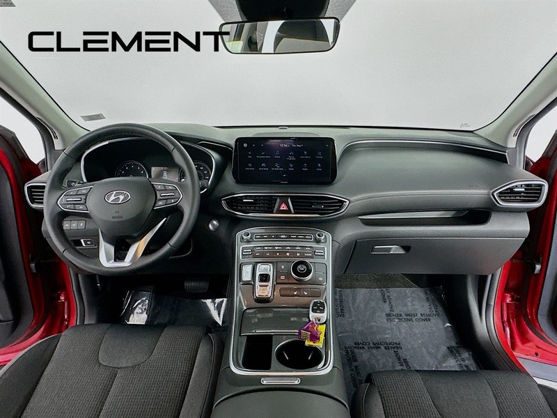 Hyundai Santa Fe Vehicle Full-screen Gallery Image 12