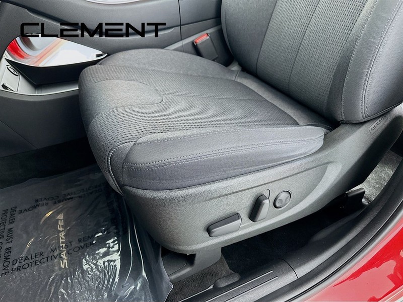 Hyundai Santa Fe Vehicle Full-screen Gallery Image 28