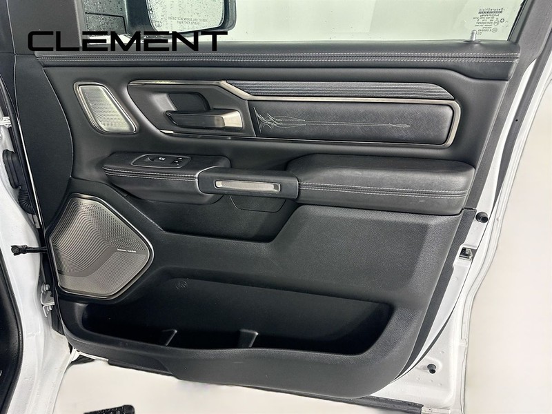 Ram 1500 Vehicle Full-screen Gallery Image 35
