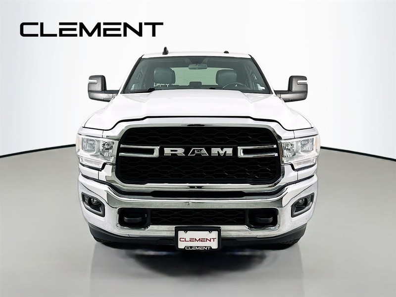 Ram 2500 Vehicle Full-screen Gallery Image 3