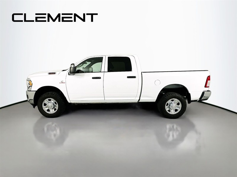 Ram 2500 Vehicle Full-screen Gallery Image 6