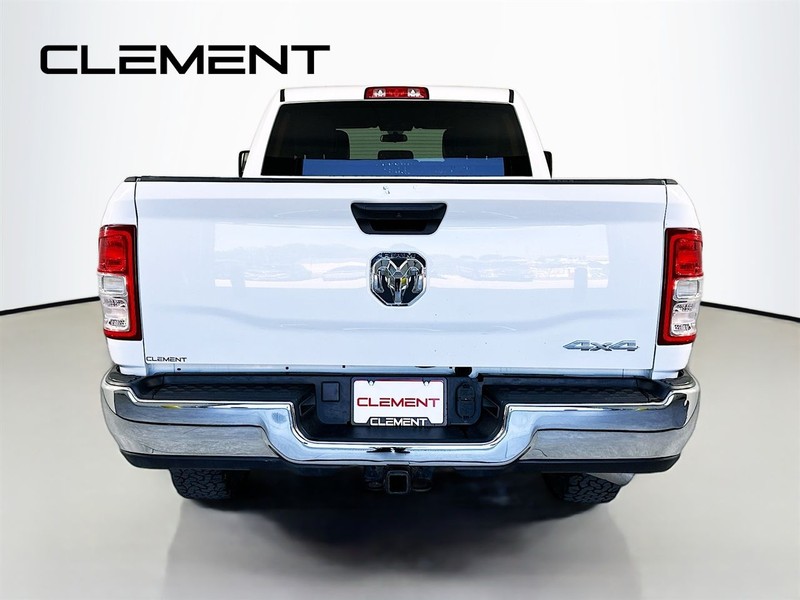 Ram 2500 Vehicle Full-screen Gallery Image 8