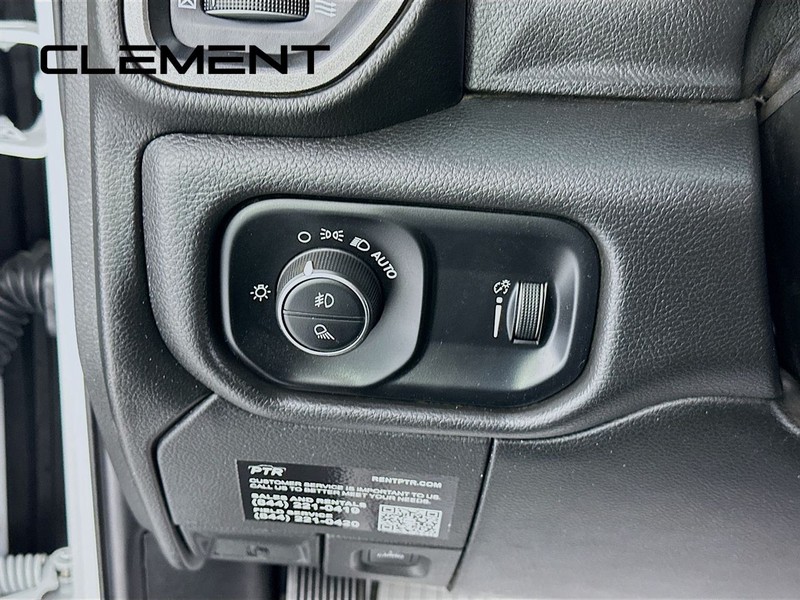 Ram 2500 Vehicle Full-screen Gallery Image 14