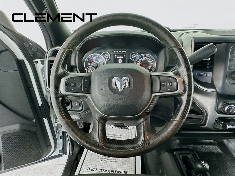 Ram 2500 Vehicle Full-screen Gallery Image 15