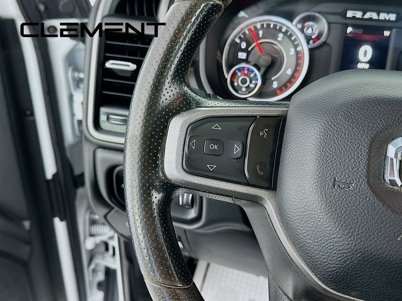 Ram 2500 Vehicle Full-screen Gallery Image 16
