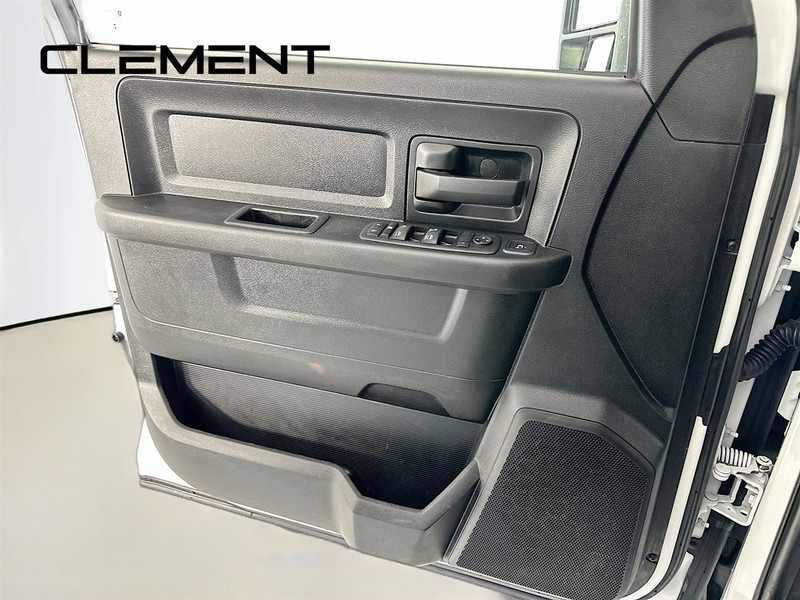 Ram 2500 Vehicle Full-screen Gallery Image 26
