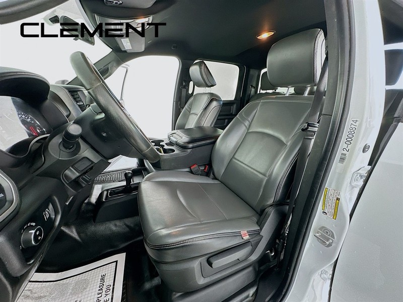 Ram 2500 Vehicle Full-screen Gallery Image 28