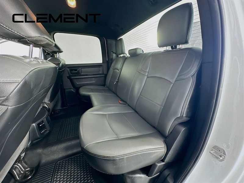 Ram 2500 Vehicle Full-screen Gallery Image 30