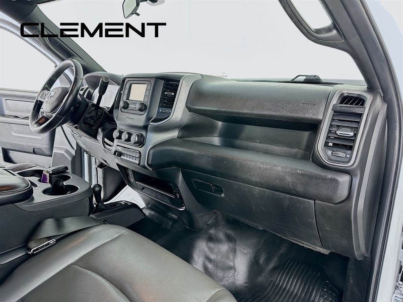 Ram 2500 Vehicle Full-screen Gallery Image 32