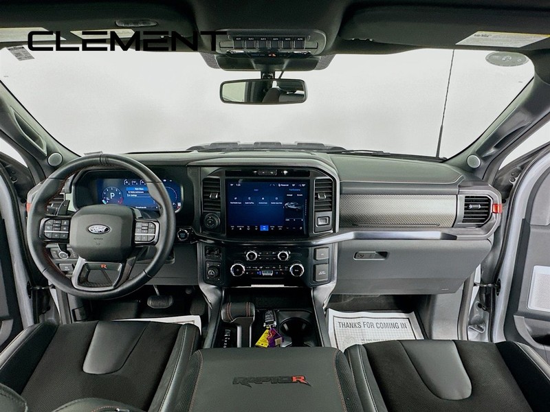 Ford F-150 Vehicle Full-screen Gallery Image 12
